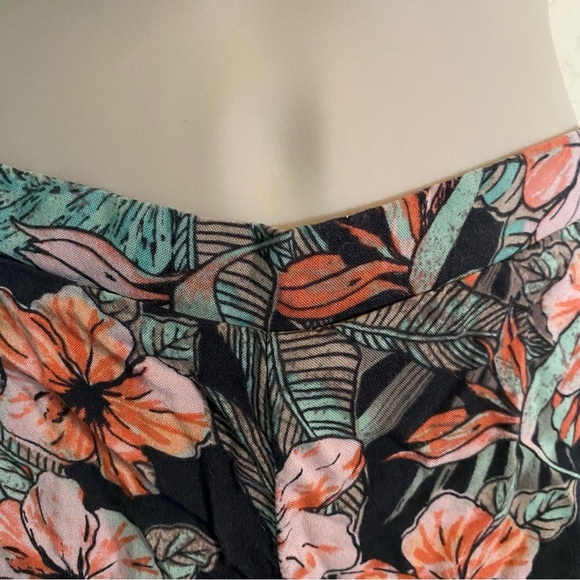 Floral Tropical Print Boho Mini Shorts Size S - Picture 2 of 12